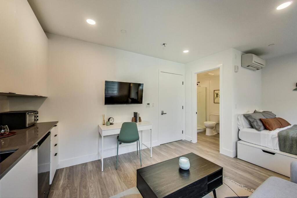 Brand New Stylish Studio Suite Near Downtown Oakland Exterior photo