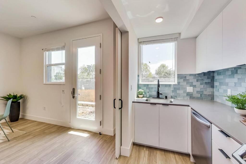 Brand New Stylish Studio Suite Near Downtown Oakland Exterior photo