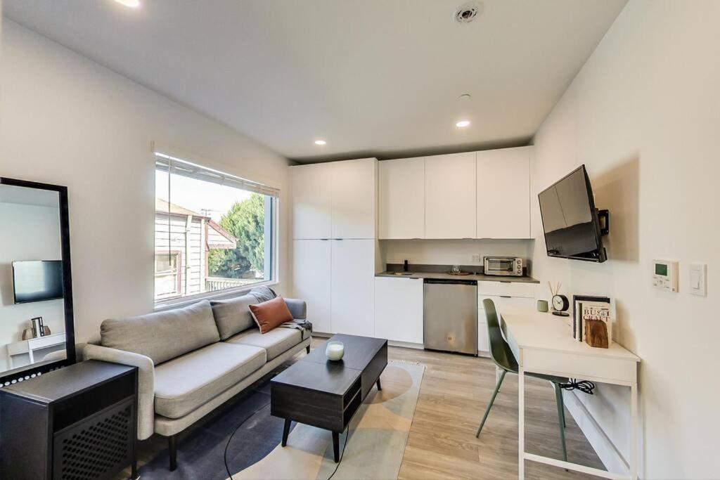 Brand New Stylish Studio Suite Near Downtown Oakland Exterior photo